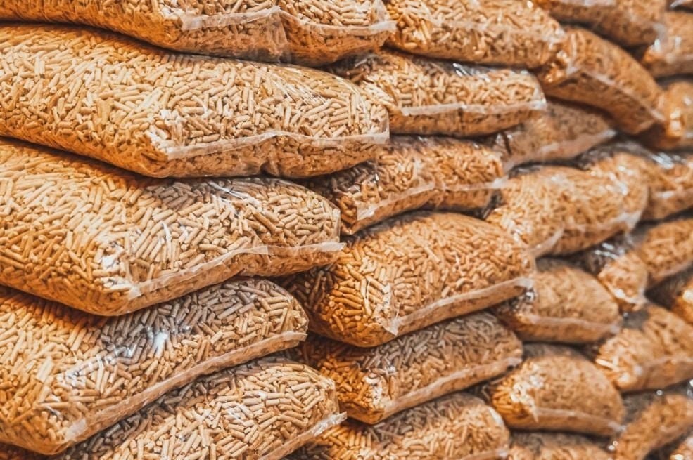 Sprema se haos sa grijanjem? Fabrike ograničile prodaju peleta, cijene drastično skočile!