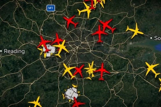 Drama iznad Londona! Devet aviona proglasilo uzbunu: Objavljeni prvi snimci haosa (VIDEO)