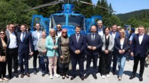 Helikopter MUP-a KS nakon predstavljanja odletio u Prag: Iz Ministarstva pojasnili zbog čega