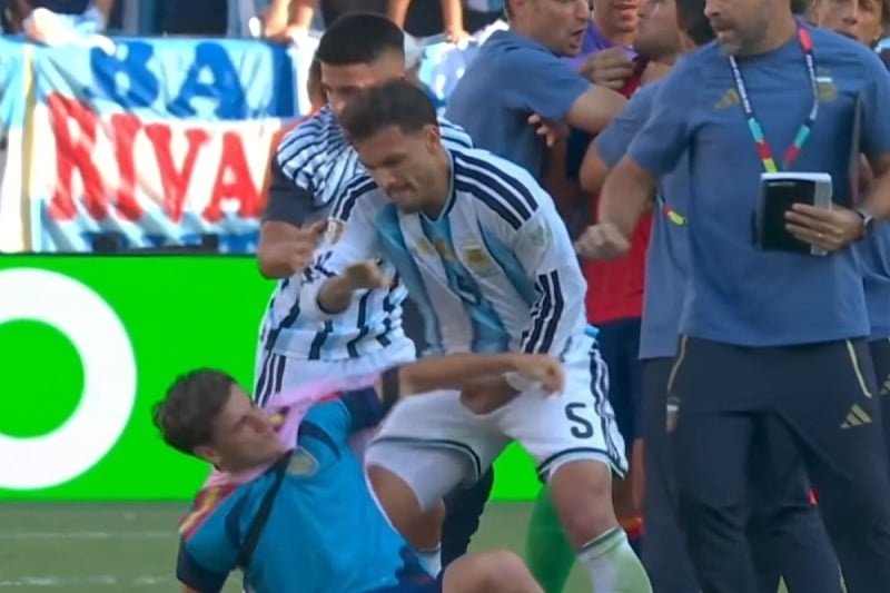 Opći haos nakon finala: Argentinac udarao rivala, sudija pokazao crveni karton