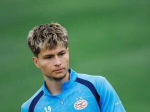 Otkriveno zašto je Bajraktarević završio u drugom timu PSV-a