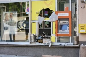 Eksplozija u Sarajevu: Raznesen bankomat u naselju Višnjik, razbojnici pobjegli bez novca