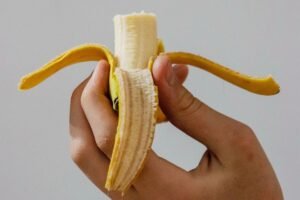Da li je bolje jesti bananu ujutro ili pred spavanje: Stručnjaci riješili dilemu