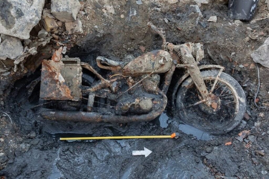 Dunav se povukao i otkrio tajnu staru 80 godina: Pronađeni motocikl i tijela njemačkih vojnika