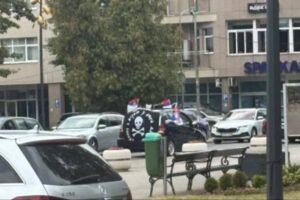 Vozilo s četničkom zastavom prošlo Prijedorom, kolona se kretala i pored policije: "Kako biti ravnodušan?"
