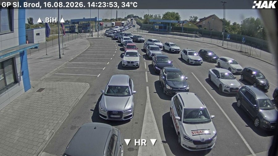 VELIKE GUŽVE NA IZLAZU IZ BiH: Kolone na 12 graničnih prijelaza