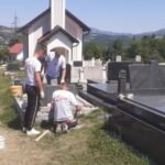 Devastirano katoličko groblje kod Travnika: Jasmin Zahirović besplatno obnovio oštećene spomenike