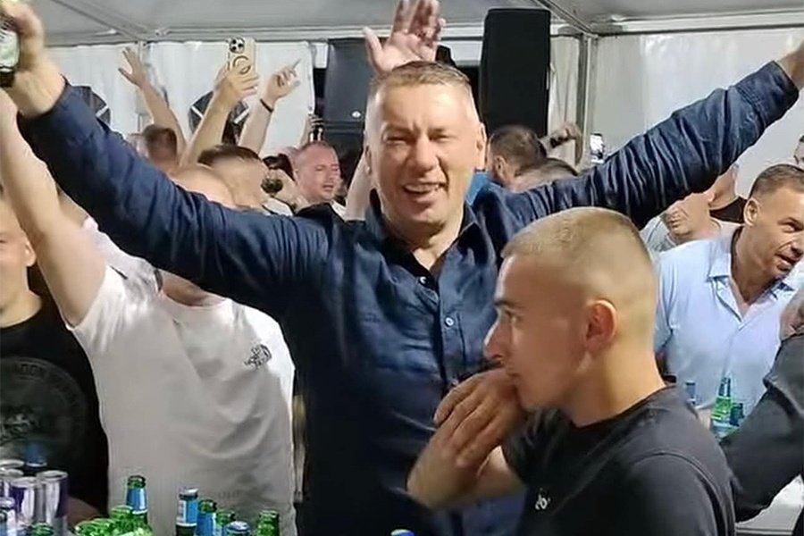 Prizori iz Bratunca: Nacionalističke pjesme odjekivale na vašaru