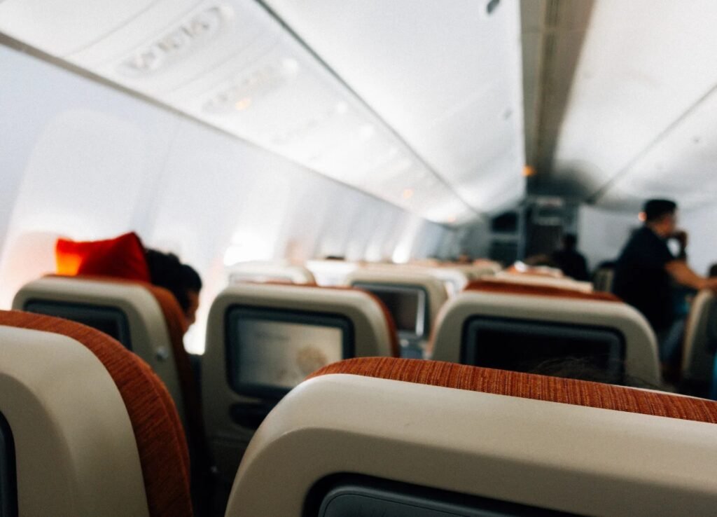 Putnica zapalila cigaretu u avionu za Tuzlu i potpuno poremetila raspored letova