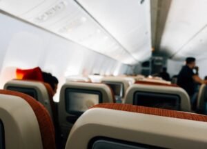 Putnica zapalila cigaretu u avionu za Tuzlu i potpuno poremetila raspored letova