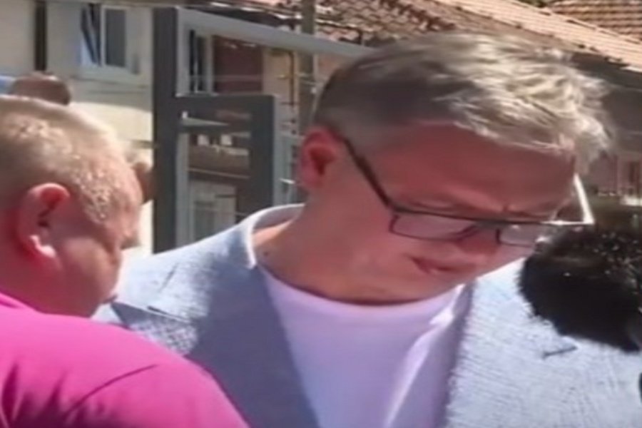 NOVI CIRKUS U SRBIJI: "Slušaj, brate moj..." – Vučiću prišao nezadovoljni Enes i tražio obećani posao za kćerku (VIDEO)