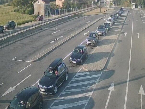 Vozači satima čekaju na izlazu iz BiH: Velike gužve na graničnim prijelazima, BiHAMK izdao upozorenje